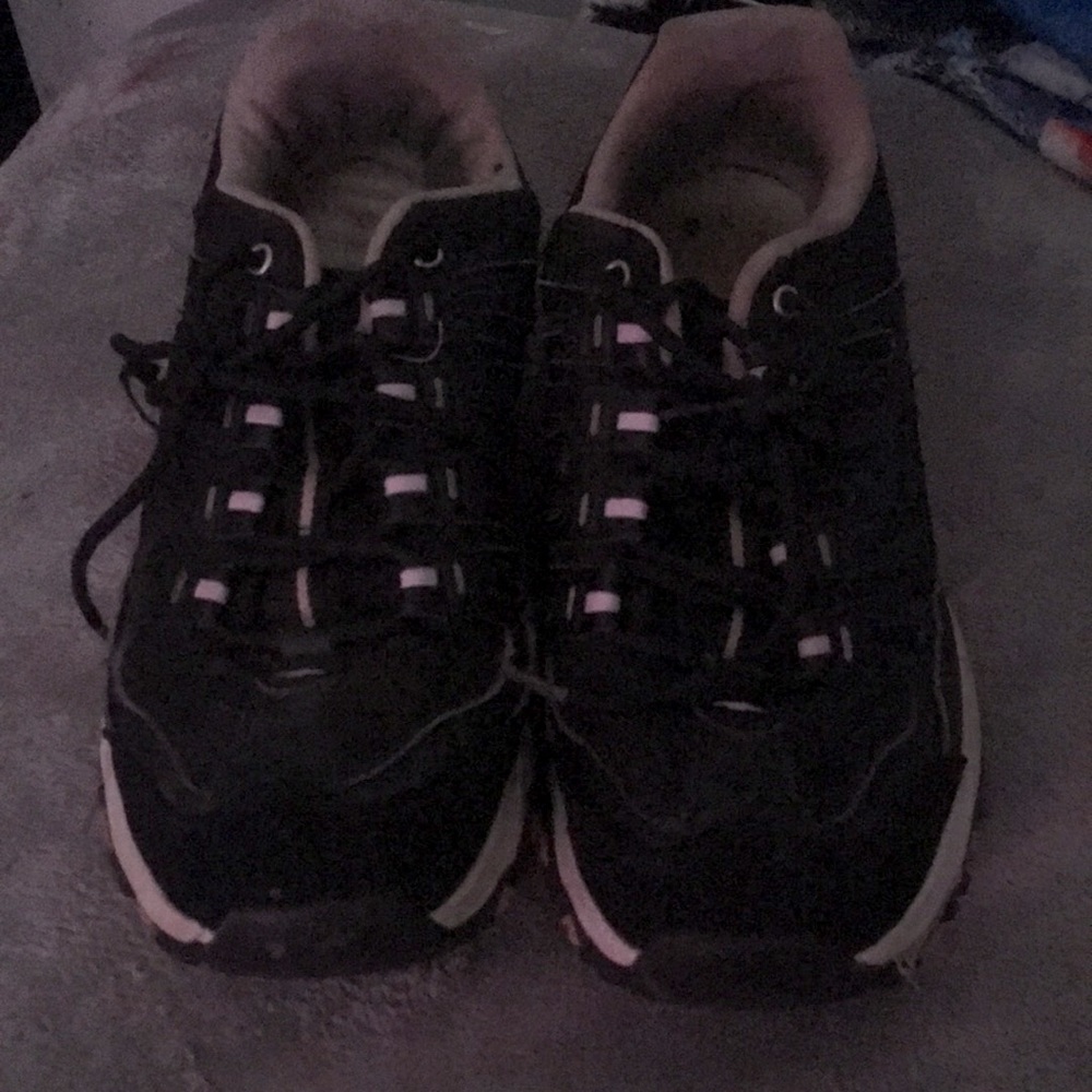 Woman’s sneakers want gone